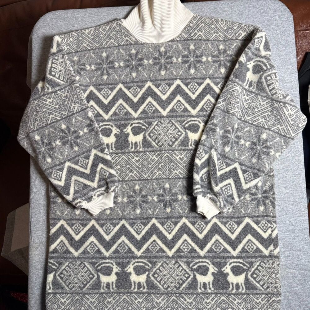 Moda International Sweater Heavy Duty Sweater Size M/L